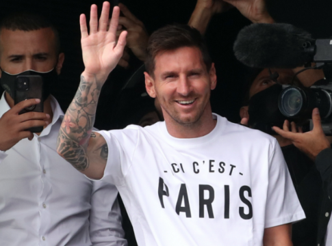 «Σεισμός» στο Παρίσι – Έφτασε ο Μέσι (vids)