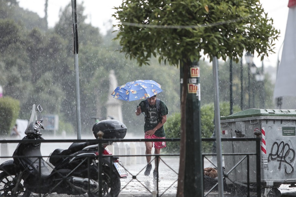 Καιρός – Πού θα «χτυπήσουν» βροχές και καταιγίδες το Σάββατο