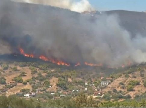 Φωτιά στην Κερατέα – Καίγεται σπίτι στη Συντερίνα (vid)