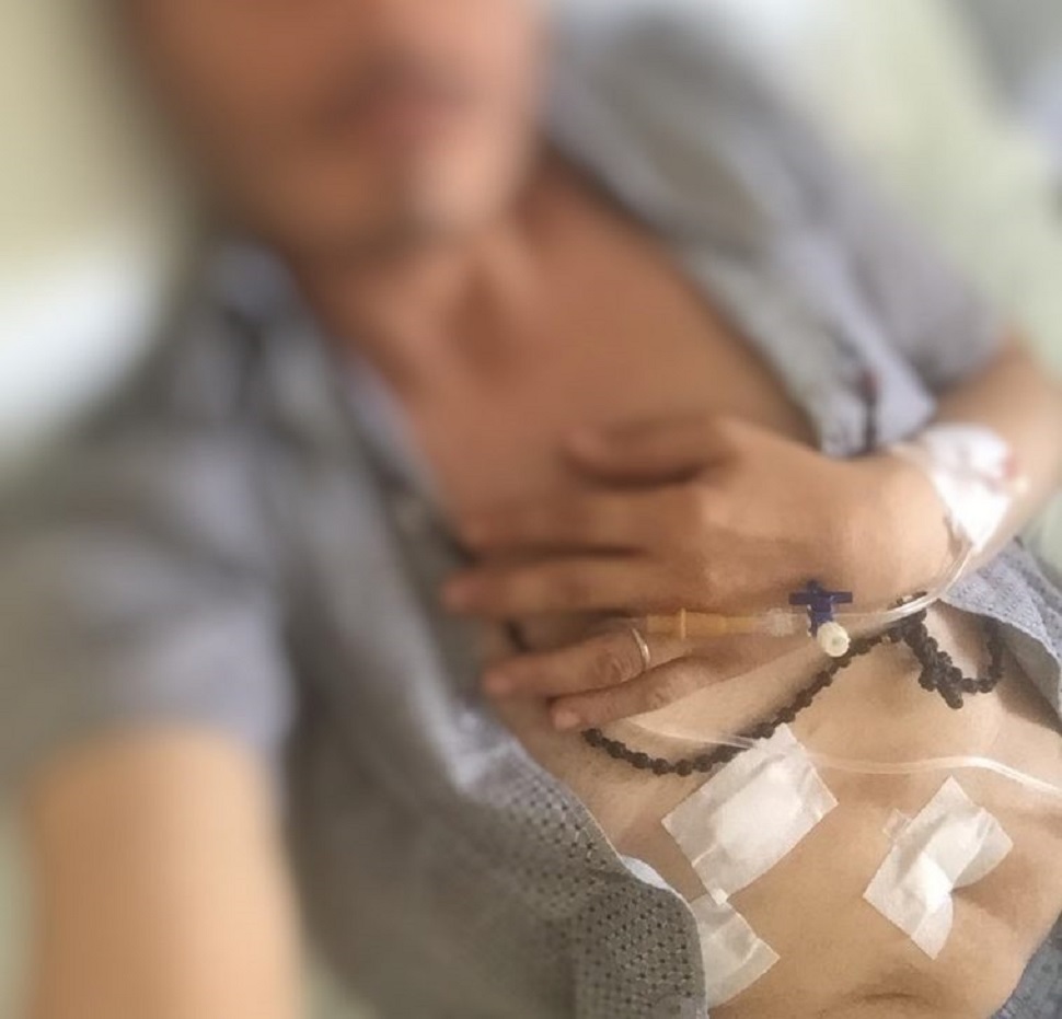 Σοκ – Έλληνας τραγουδιστής μέσα απο το νοσοκομείο – Ο κίνδυνος του θανάτου και η «ανάσταση» (pic)