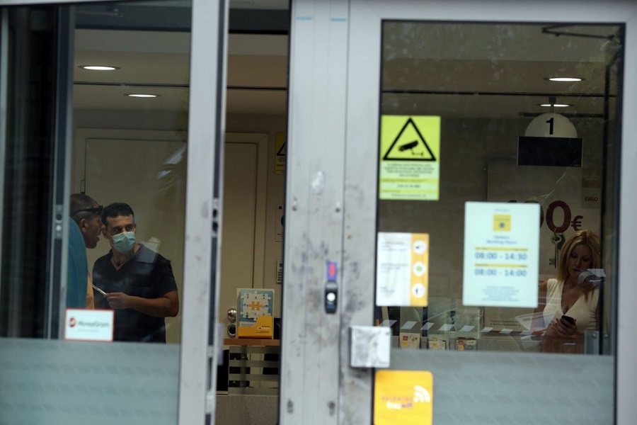 Ληστεία σε τράπεζα στο κέντρο της Αθήνας – Με βαρύ οπλισμό οι δράστες