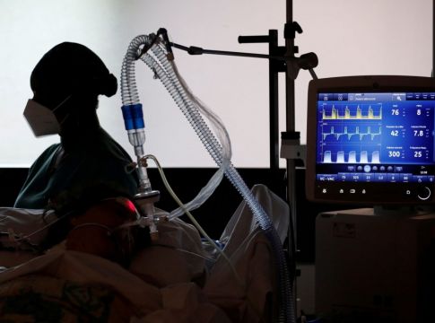 Τρομακτικά στοιχεία – Τριπλάσιοι από τον ευρωπαϊκό μέσο όρο οι θάνατοι από κορωνοϊό στην Ελλάδα