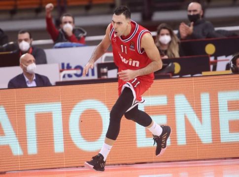 Το ερυθρόλευκο ποστ του Σλούκα για τη νέα σεζόν (pics)