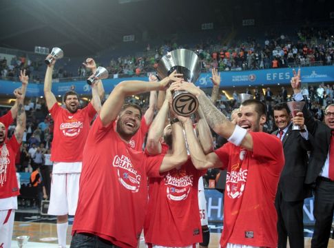 Η θρυλική ανατροπή του 2012 – Όταν ο Ολυμπιακός έγινε «αυτοκράτορας» με ηγέτη τον Ντούσαν Ίβκοβιτς (vids)