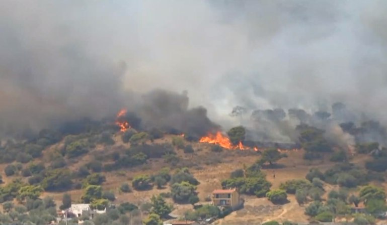 Συναγερμός στην πυροσβεστική – Μεγάλη φωτιά στη Ροδόπη