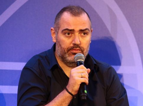 Δέδας – «Είναι πρόκληση να είσαι προπονητής της ΑΕΚ» (Pic)