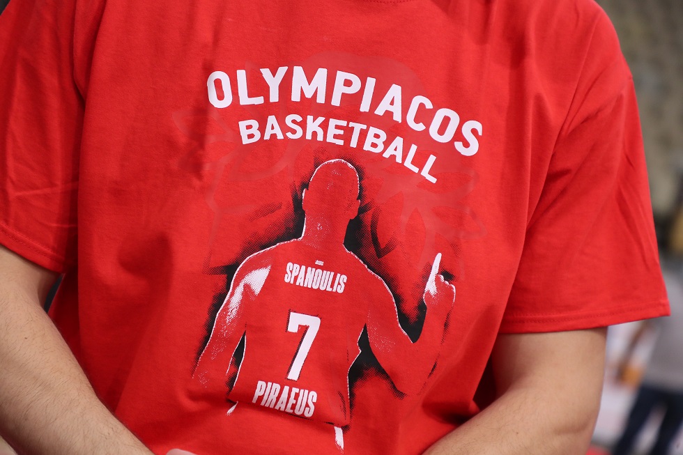 Μπλουζάκια με τη μορφή του Σπανούλη φόρεσαν οι παίκτες του Ολυμπιακού (pics)