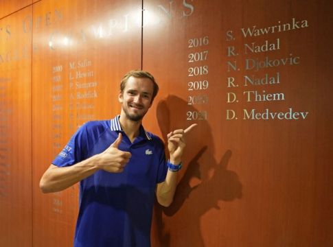 Τα συγχαρητήρια στον Μεντβέντεφ από τον κόσμο του Τένις (pics)