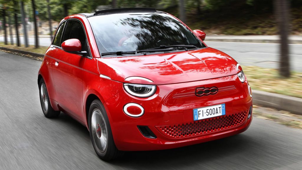Fiat (500) RED – Ηλεκτρισμός στα κόκκινα για καλό σκοπό