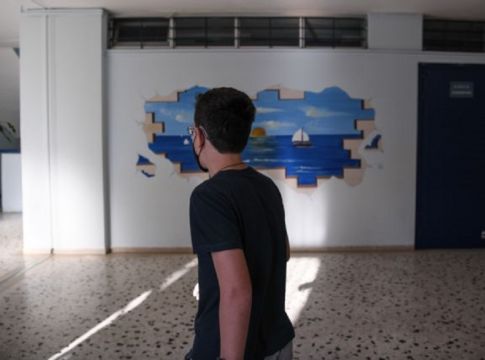 Η εισήγηση των ειδικών για τη λειτουργία σχολείων – Πότε θα κλείνει όλο το τμήμα – Τι προτείνουν για τα μαγαζιά
