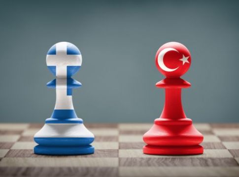 Επικίνδυνα τουρκικά «παιχνίδια» στο παρά πέντε της Συνόδου του ΝΑΤΟ – Πώς αντιδρά η Αθήνα