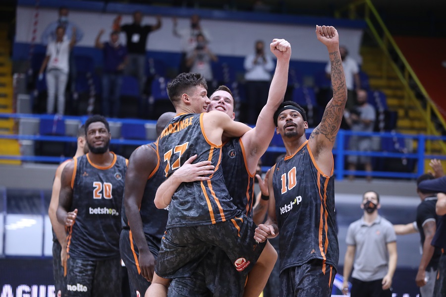 Το αφιέρωμα του ΕΣΑΚΕ στο περσινό Super Cup (vids)