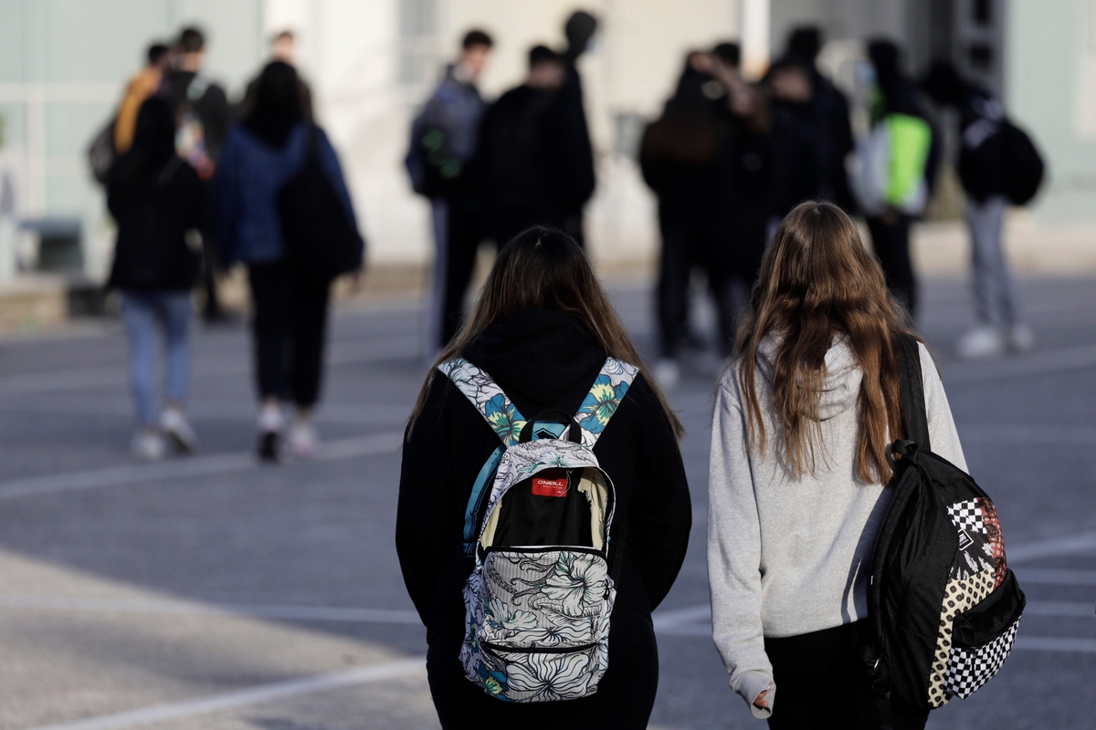 Οι παράγοντες που θα κρίνουν αν θα μείνουν ανοιχτά τα σχολεία – Οι εκτιμήσεις και οι προτάσεις των ειδικών