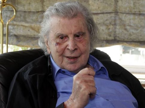 Μίκης Θεοδωράκης – Ενός λεπτού σιγή στη Βουλή – «Θα τιμηθεί όπως πρέπει»