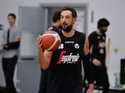 Μπελινέλι – «θεωρώ ως προτεραιότητα το να προκριθούμε στη Euroleague»