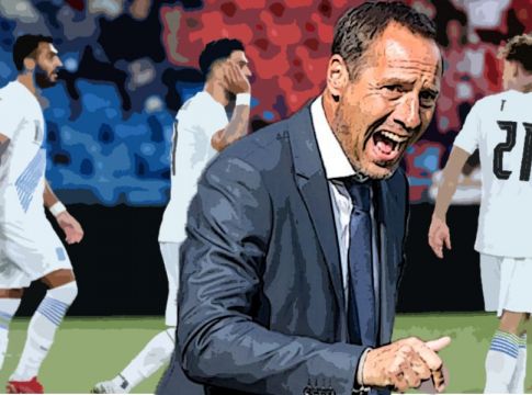 Ποια άλλη Ομοσπονδία κρίνει έναν προπονητή δύο χρόνων στα δύο τελευταία και αδιάφορα παιχνίδια;