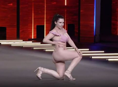 GNTM – «Τι μπόμπα είσαι εσύ!» – Η plus size μαμά που έβαλε «φωτιά» στις οντισιόν