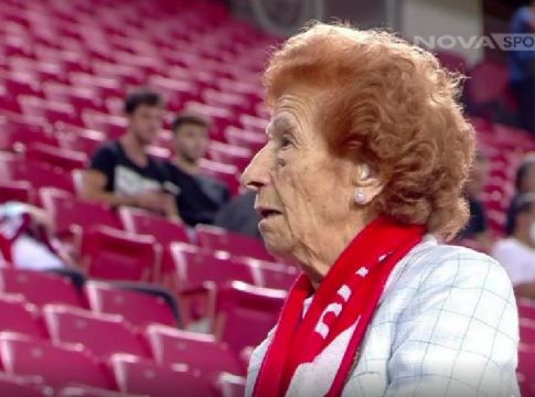 Η πιο πιστή φίλη του Ολυμπιακού – «Έκανα το εμβόλιο για την ομάδα και μόνο» (vid)