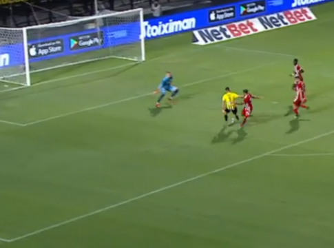 Ο Λαλά έκοψε σωτήρια τον Μάνο (vid)