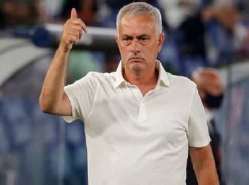 Μουρίνιο – «Ο διαιτητής χάλασε ένα φανταστικό παιχνίδι»