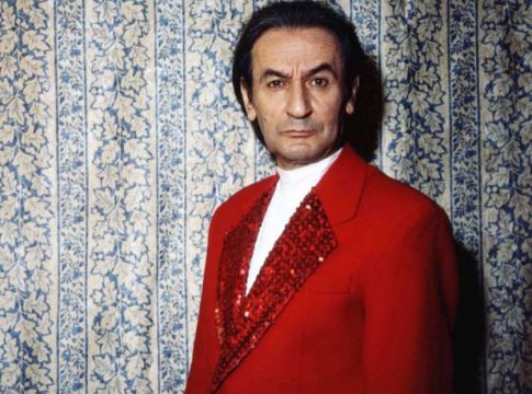 Σπάνια φωτογραφία από τα 70s – Νίκος Ξανθόπουλος και Σωτήρης Μουστάκας σε νυχτερινή έξοδο