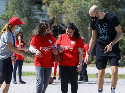 Στην ΚΑΕ Ολυμπιακός το χρυσό βραβείο για το One Team 2020/21 (Vid)