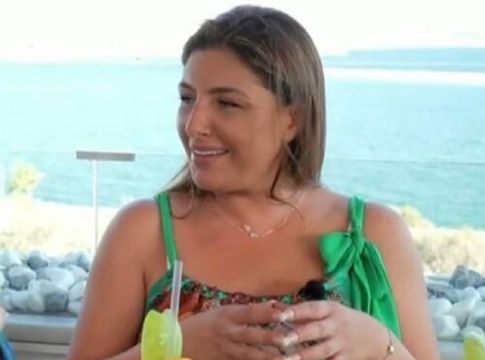 Έλενα Παπαρίζου – «Πληρωμένη» απάντηση για τα κιλά της