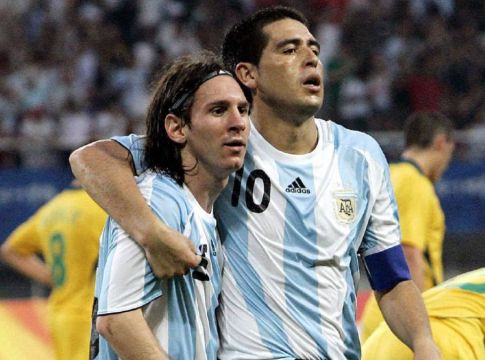 Ρικέλμε – «Ο Μέσι θα κατακτήσει το Champions League με την Παρί και θα γυρίσει στην Μπαρτσελόνα»