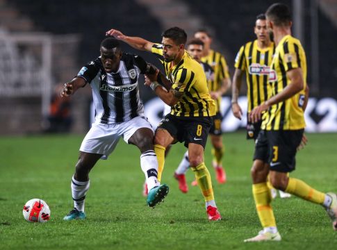 Σιμόες στους συμπαίκτες του – «Θέλουμε να είμαστε πρωταθλητές ή losers;»