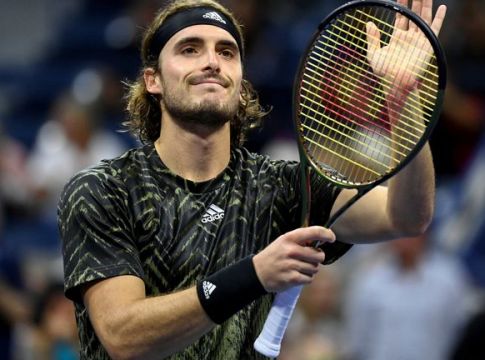 Στενεύει ο κλοιός για τον Τσιτσιπά