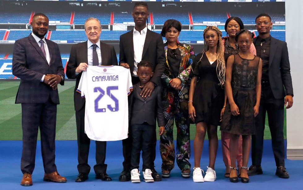 Παρουσίασε Καμαβινγκά η Ρεάλ – «Η απόδραση από τον πόλεμο με έκανε πιο δυνατό» (Pic & vid)