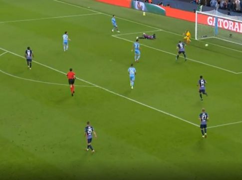 Με απίθανο αυτογκόλ το 2-0 της Σίτι (vid)