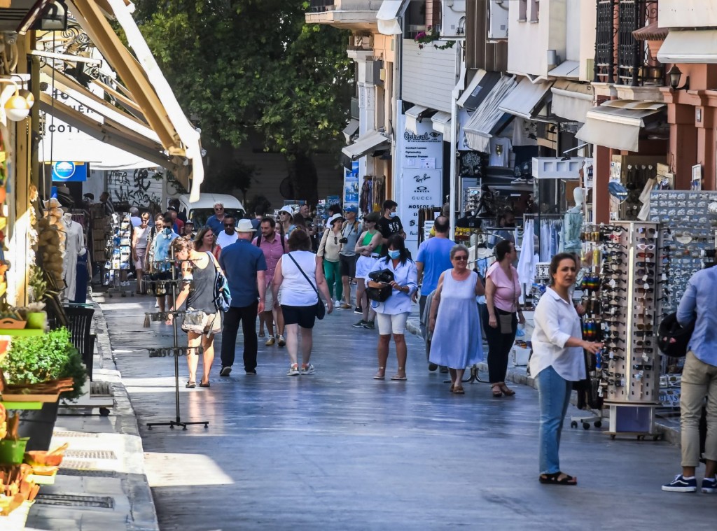 Όλα τα μέτρα που ισχύουν από αύριο για την προστασία της δημόσιας υγείας – Τι προβλέπει το ΦΕΚ