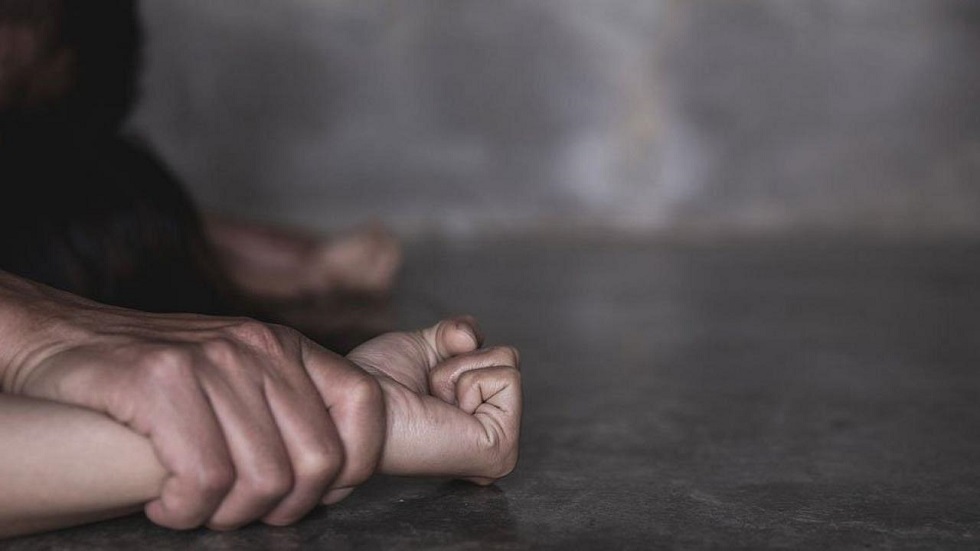 Αποτροπιασμός στην Αρτα – Βίασαν την 20χρονη κοπέλα του κολλητού τους