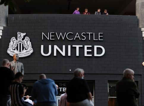 Άλλαξε και επίσημα χέρια η Νιούκαστλ (pics)