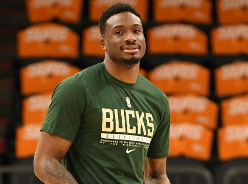 Ο Θανάσης «πλήρωσε με το ίδιο νόμισμα» τον Γιούμπανκς (vids)