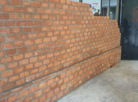 Έχτιζαν… αυθαίρετο μέσα στο ΕΜΠ – Το γκρέμισε η αστυνομία