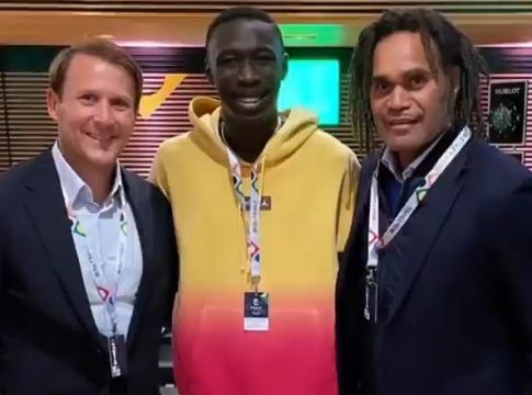 Τι δουλειά έχει ο Κριστιάν Καρεμπέ με τον Βασιλιά του TikTok… (pics, vids)