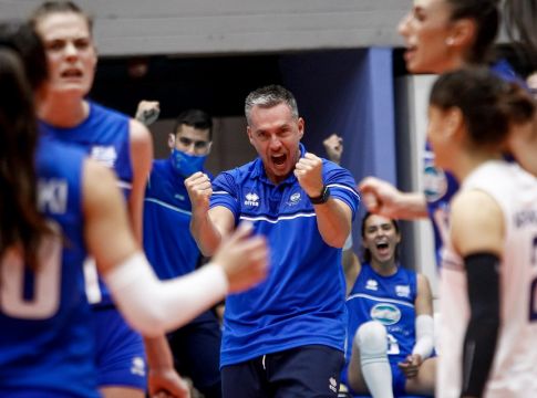 Τέλος από τον πάγκο της Εθνικής γυναικών ο Γκιγιέρμο Ναράνχο