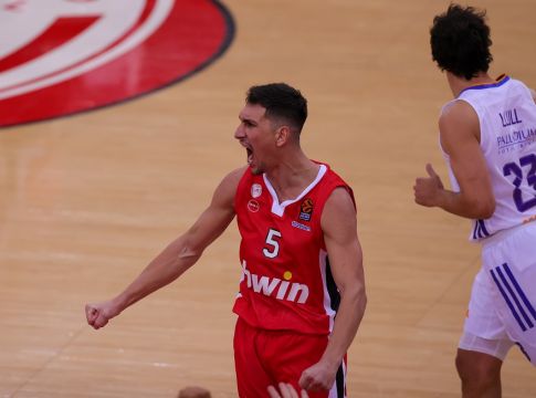 Λαρεντζάκης – «Δεν μπορούμε να σταθούμε περισσότερο στη νίκη επί της Ρεάλ»