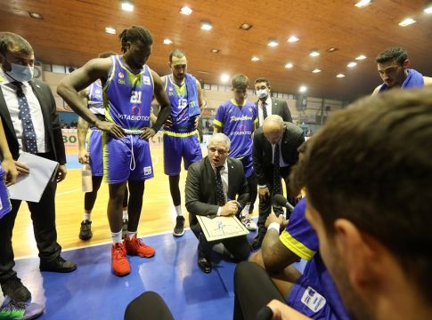 Μανωλόπουλος – «Περιμένουμε ένα πολύ δυνατό ματς με την Τσμόκι»