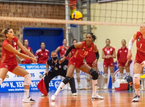 Πέρασε με ανατροπή από τη Νάξο ο Ολυμπιακός (1-3)