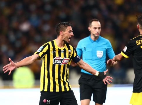 Σιμόες – «Μπορεί ο κόσμος να περιμένει κάτι παραπάνω»