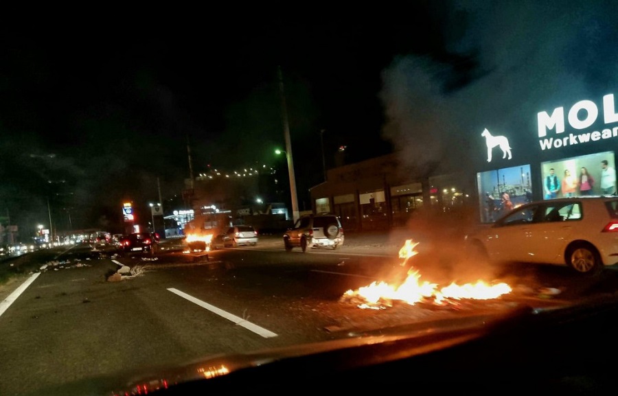 Πέραμα – Από τον Ασπρόπυργο στα Μέγαρα και στην Εθνική Κορίνθου-Τρίπολης τα επεισόδια Ρομά-Αστυνομίας