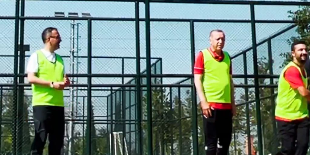 Κινήσεις εντυπωσιασμού από τον Ερντογάν – Απαντά παίζοντας… μπάσκετ στα δημοσιεύματα για επιδείνωση της υγείας του