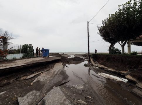 Αποτελείωσε την καμένη Εύβοια η «Αθηνά» – Χωρίς νερό η Αγία Άννα – «Οι κάτοικοι δεν κοιμούνται από τον φόβο»