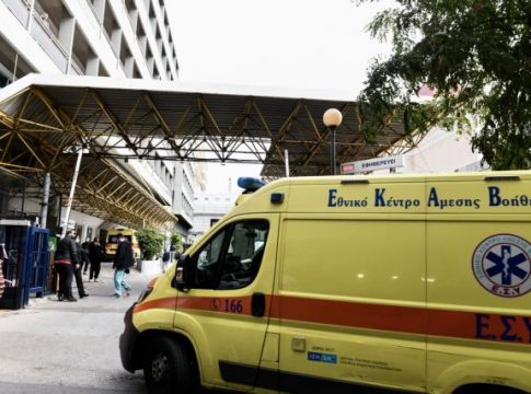 Μαύρα ρεκόρ θανάτων και κρουσμάτων – Τρέφουν την πανδημία οι ανεμβολίαστοι – Δεύτερες σκέψεις από επιστήμονες