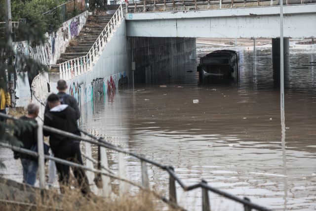 «Έπνιξε» τη χώρα ο «Μπάλλος» – Ένας αγνοούμενος, προβλήματα, καταστροφές και έκτακτα μέτρα