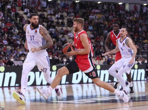 LIVE – Ολυμπιακός – Ρεάλ Μαδρίτης 74-68 (Τελικό)