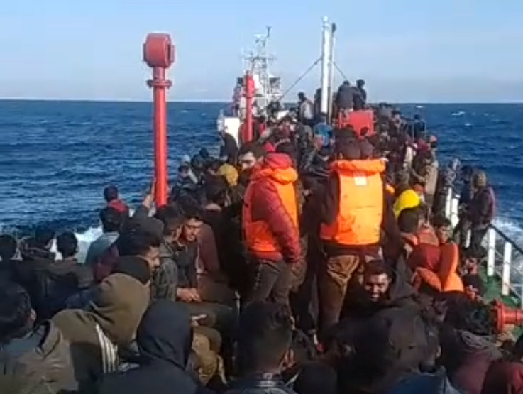 Εφιάλτης για 400 πρόσφυγες στο Αιγαίο – Το διπλωματικό θρίλερ Ελλάδας – Τουρκίας